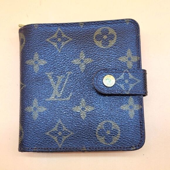 Authentic Louis Vuitton Monogram Wallet - Picture 1 of 10